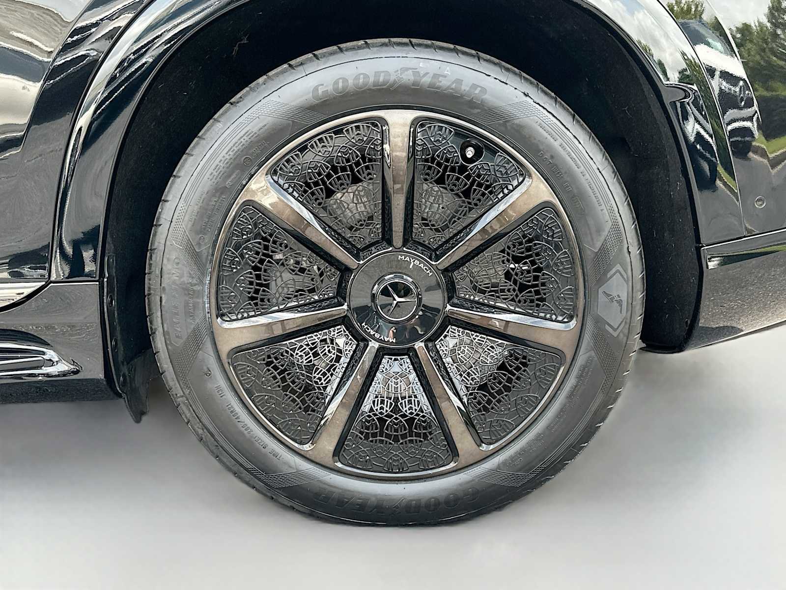 Certified 2024 Mercedes-Benz Maybach EQS 680 4MATIC image 31