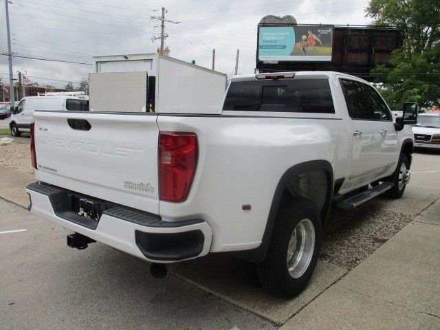 Used 2024 Chevrolet Silverado 3500 High Country w/ High Country Premium Package AWD/4WD image 4