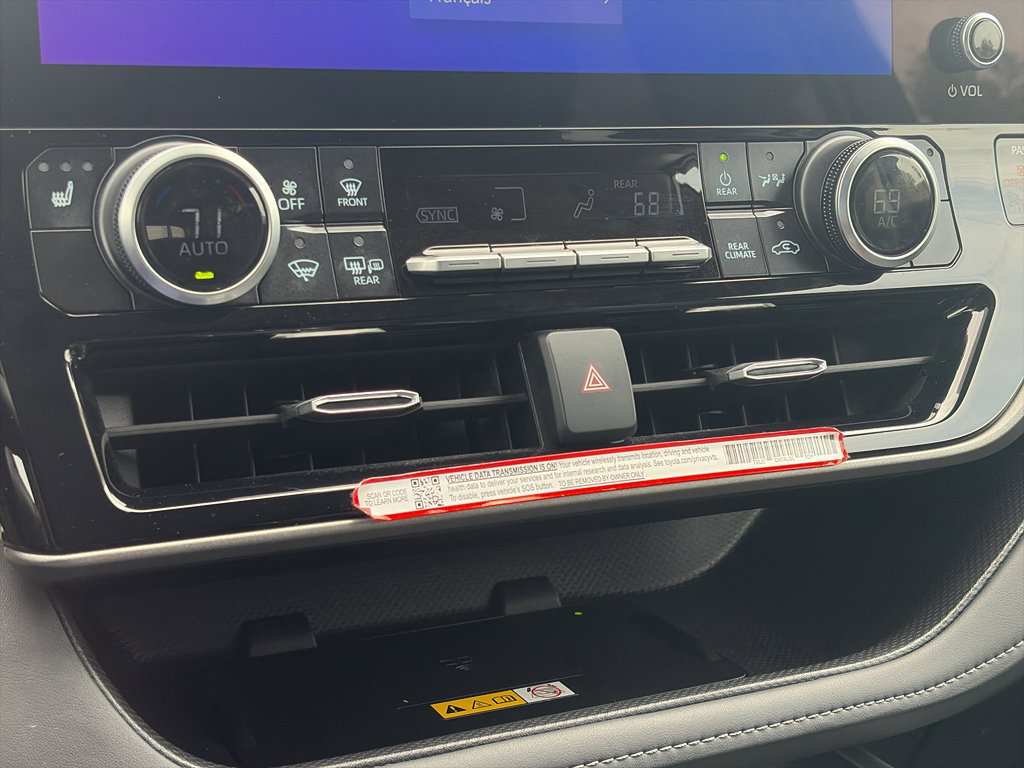 Certified 2025 Toyota Highlander XLE image 28