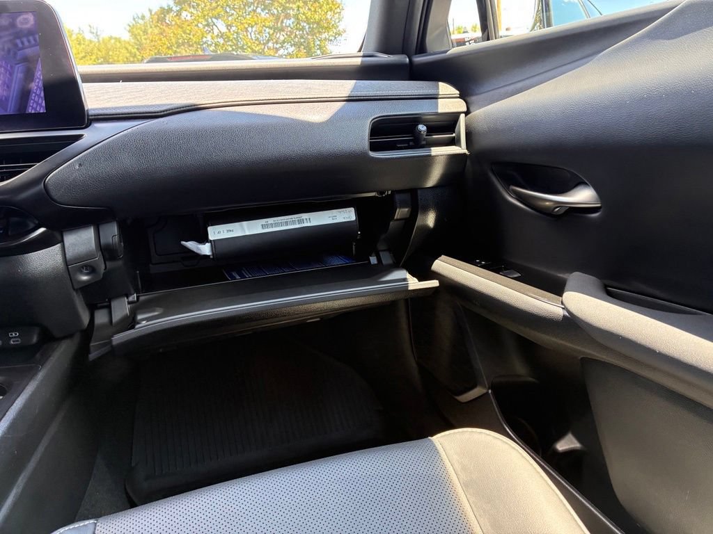 Used 2023 Lexus UX 250h AWD w/ Accessory Package (Z2) image 41