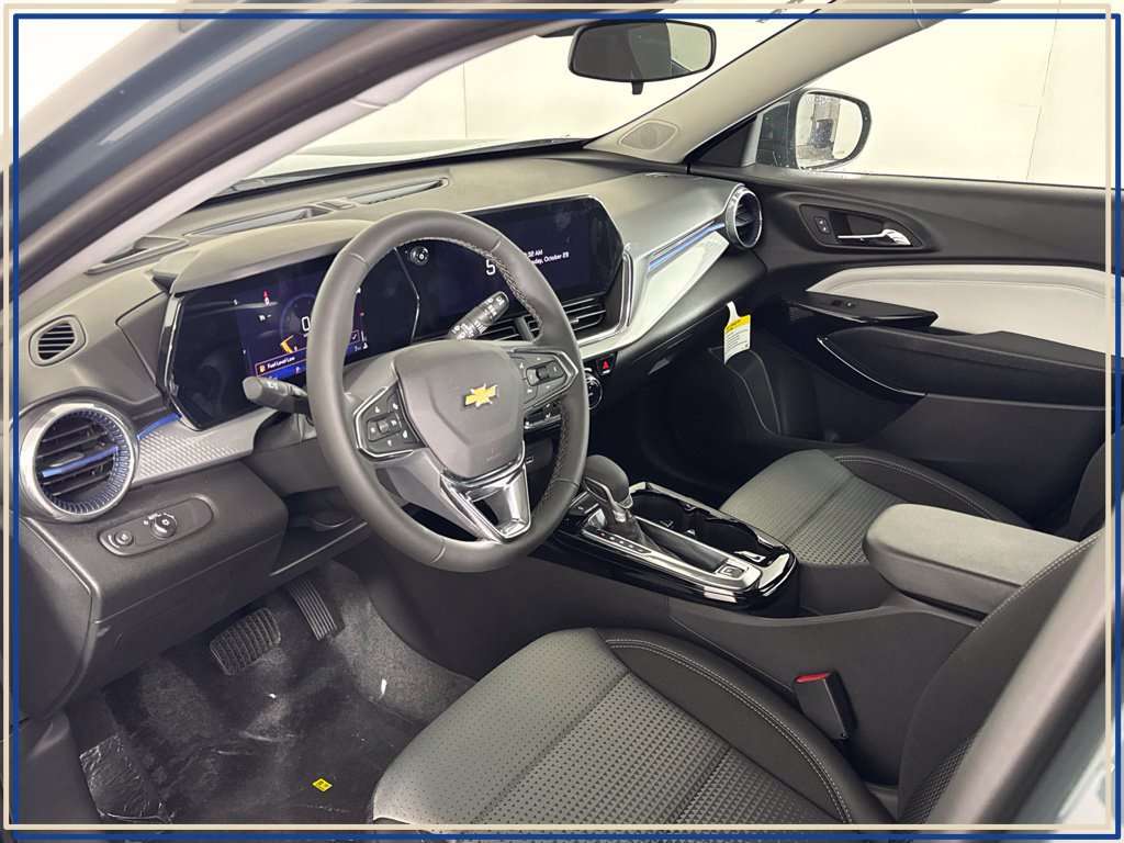 New 2026 Chevrolet Trax LT w/ LT Convenience Package FWD image 12