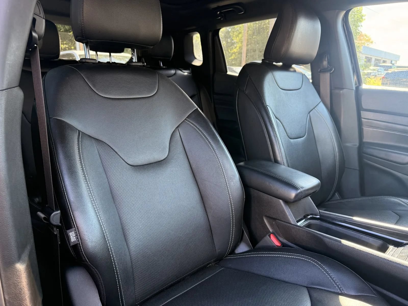 Used 2023 Jeep Compass High Altitude AWD/4WD image 11