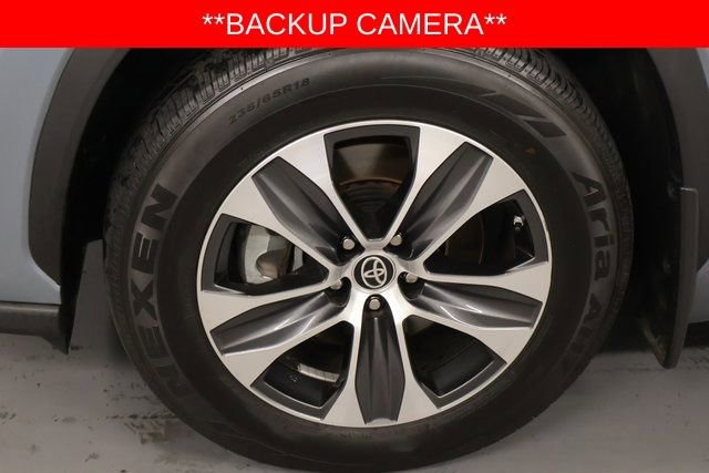 Used 2023 Toyota Highlander XLE AWD/4WD image 9