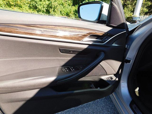 Used 2021 BMW 530i xDrive w/ Convenience Package image 16