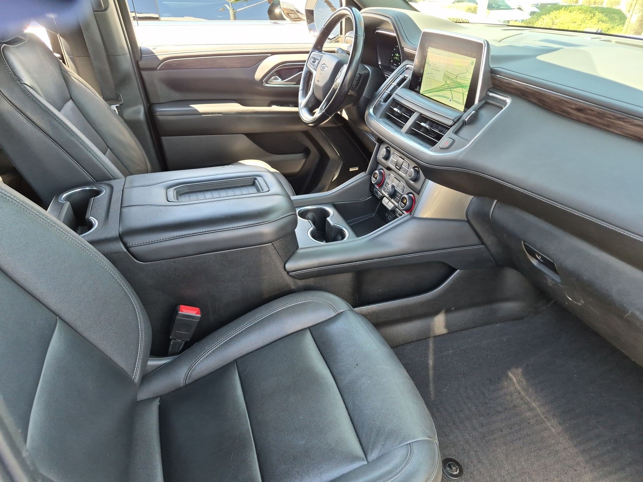 Certified 2022 Chevrolet Tahoe Z71 w/ Luxury Package AWD/4WD image 31