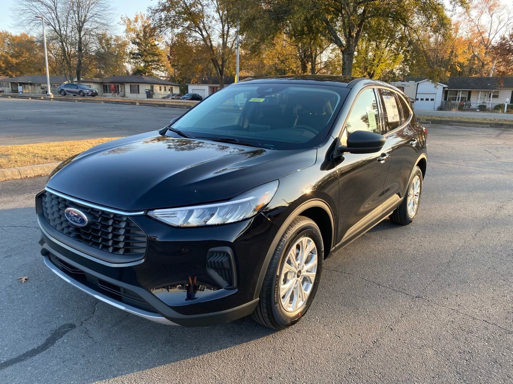 New 2026 Ford Escape Active FWD image 3