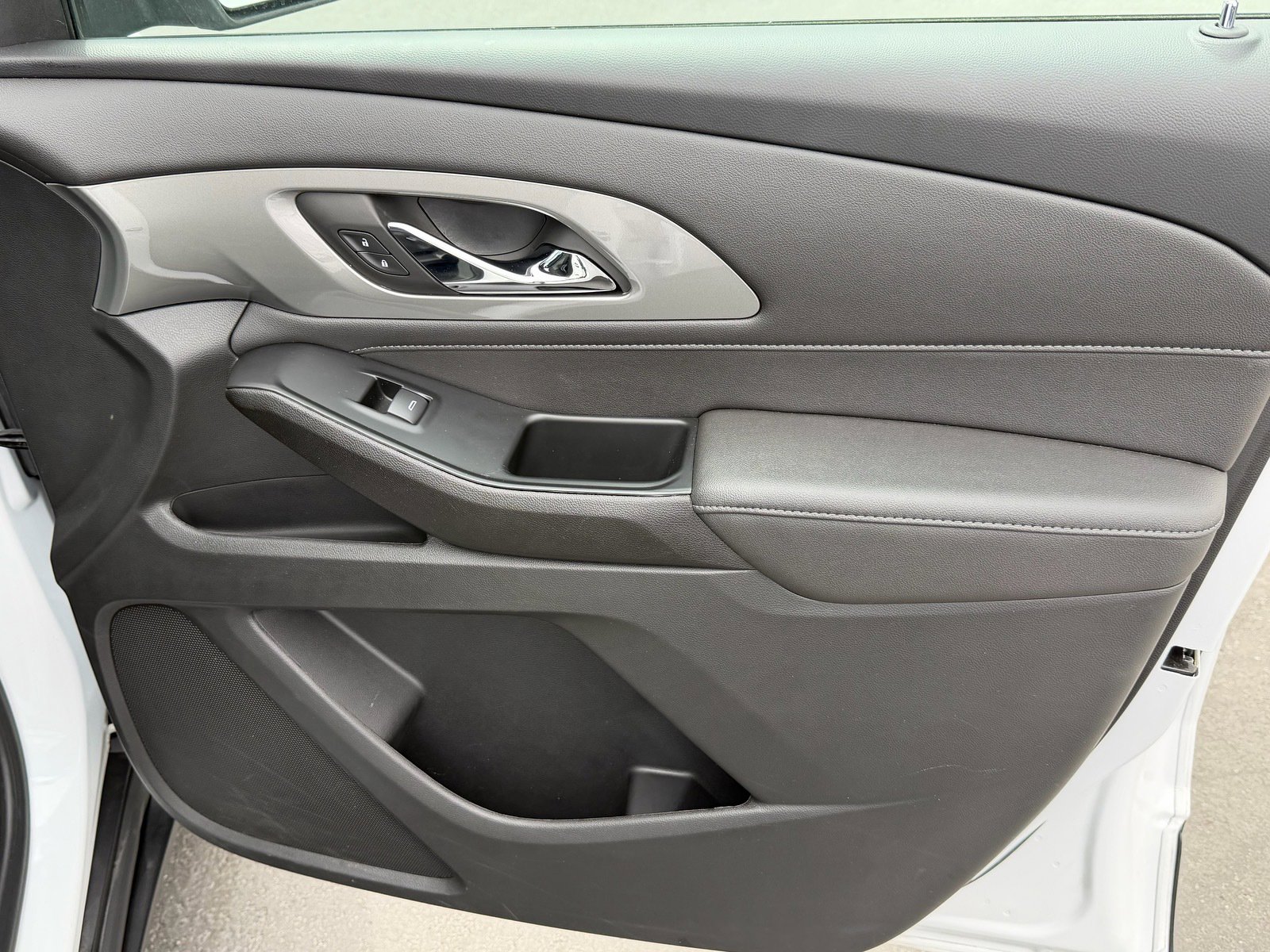 Used 2023 Chevrolet Traverse LT image 19