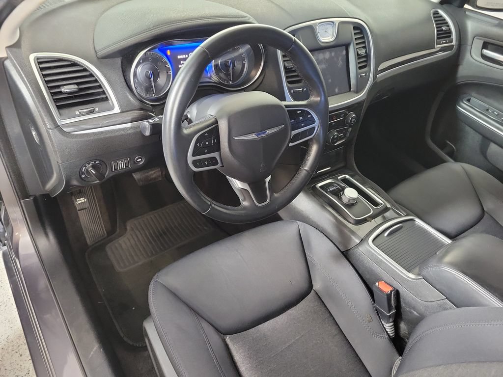 Used 2018 Chrysler 300 Touring RWD image 11