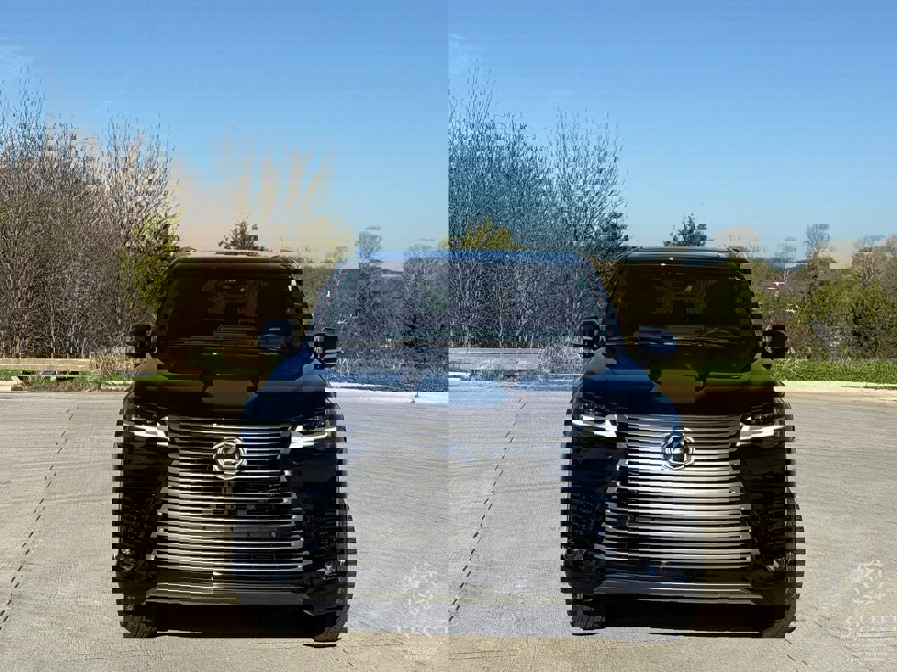 Used 2025 Lexus LX 600 4WD w/ Luxury Package image 6