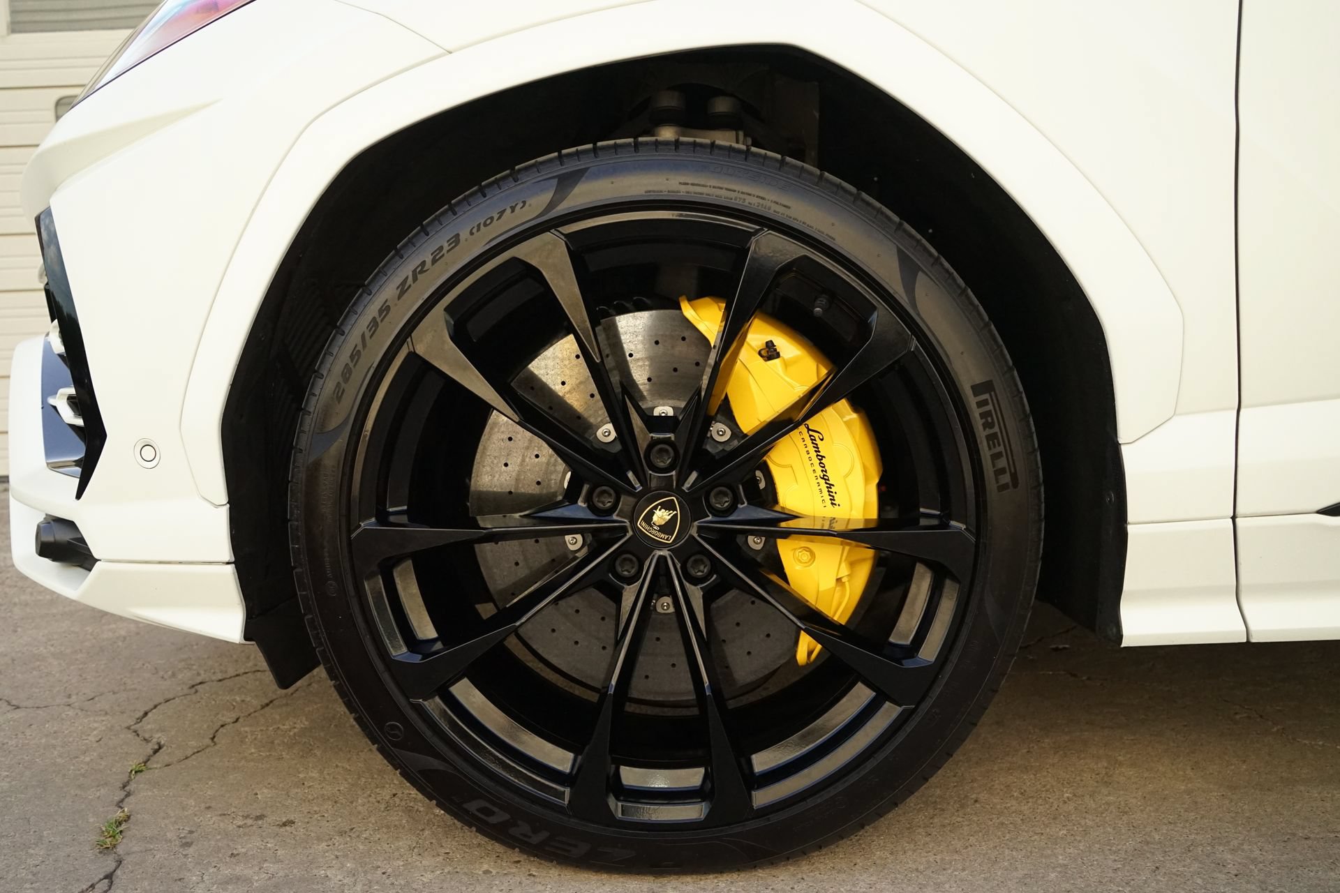 Used 2021 Lamborghini Urus AWD/4WD image 35