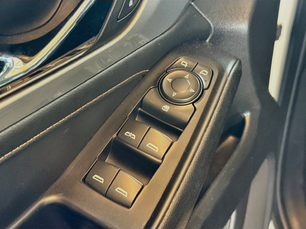 Used 2021 Chevrolet Traverse RS FWD image 18