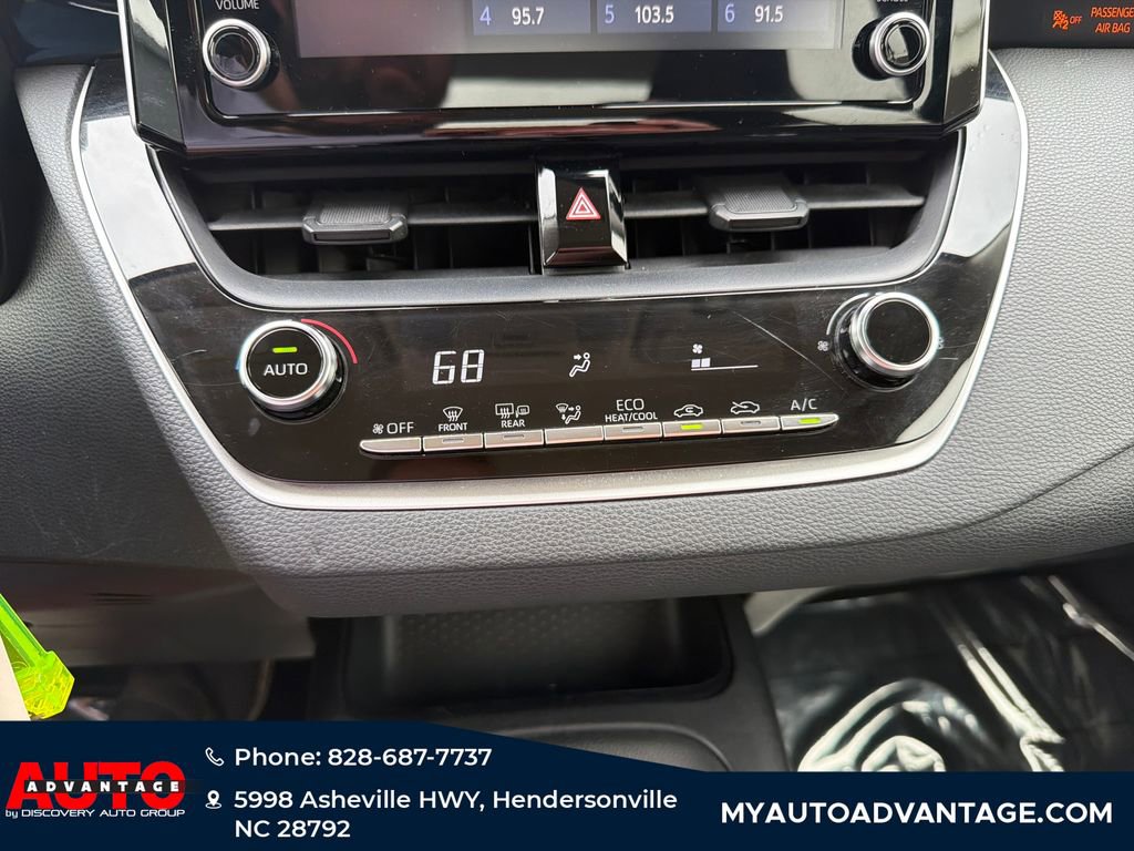 Used 2020 Toyota Corolla LE FWD image 18