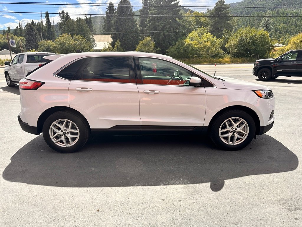 Used 2024 Ford Edge SEL image 3