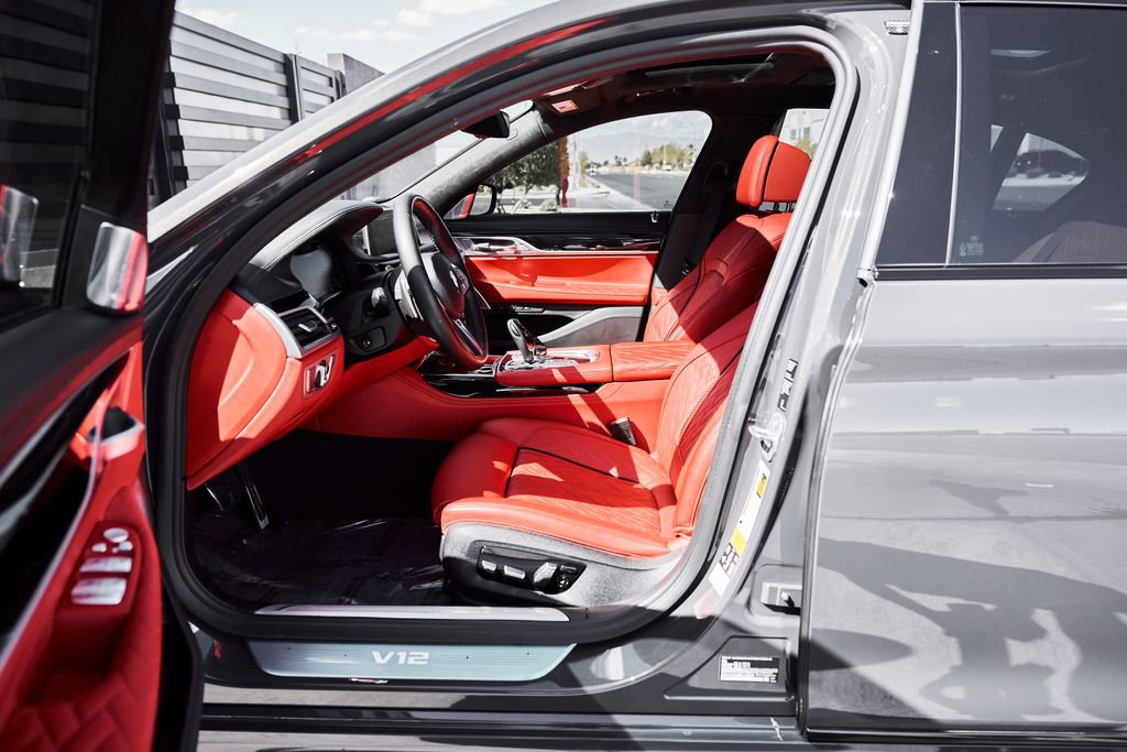 Used 2022 BMW M760i xDrive w/ Luxury Rear Seating Package image 34