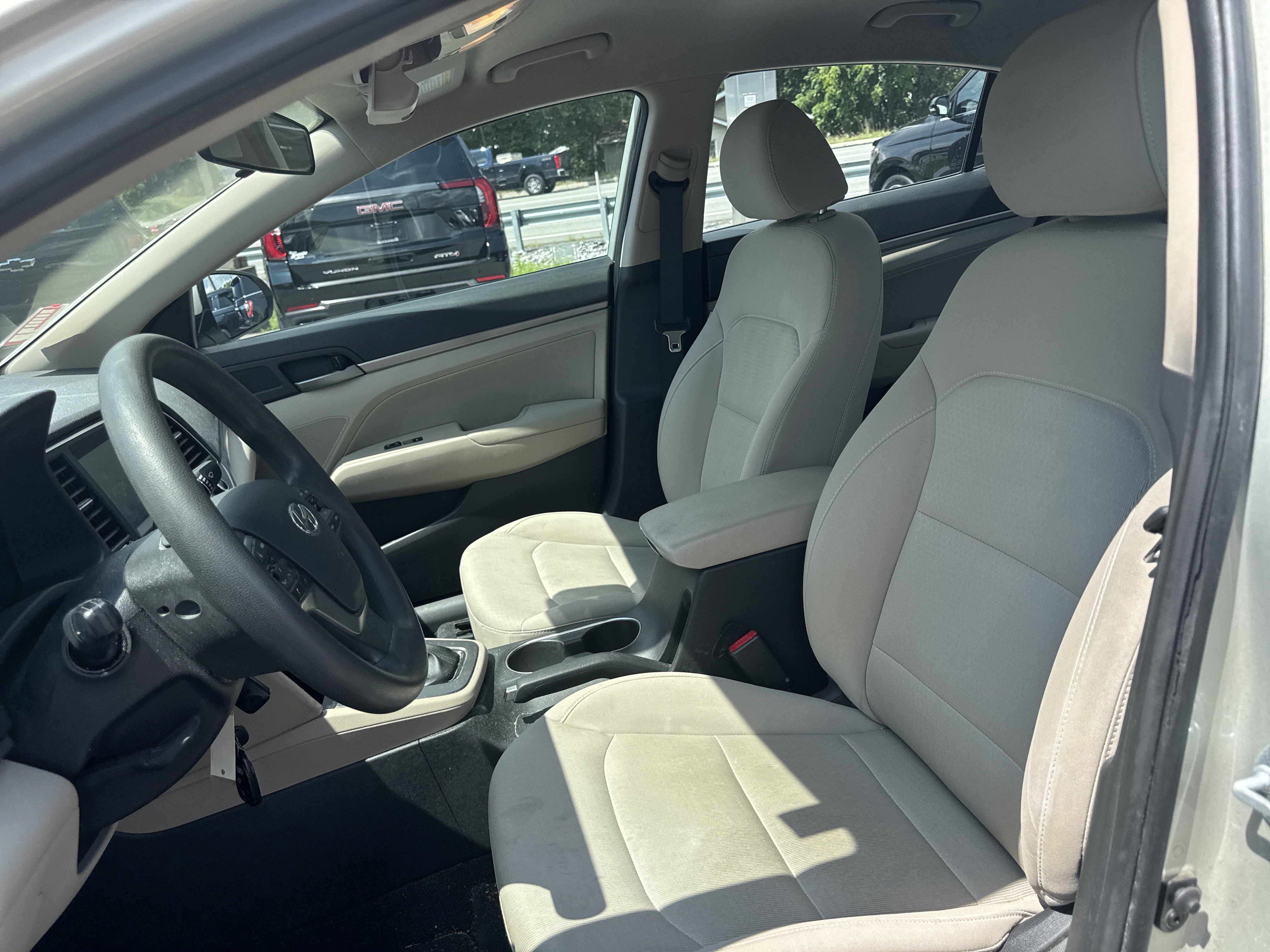 Used 2017 Hyundai Elantra SE image 10