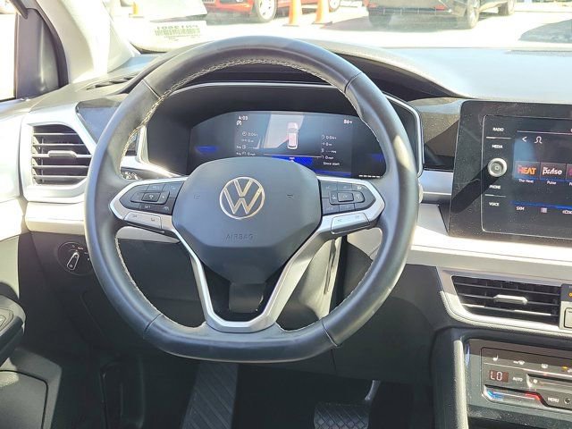 Used 2025 Volkswagen Taos SE FWD image 22