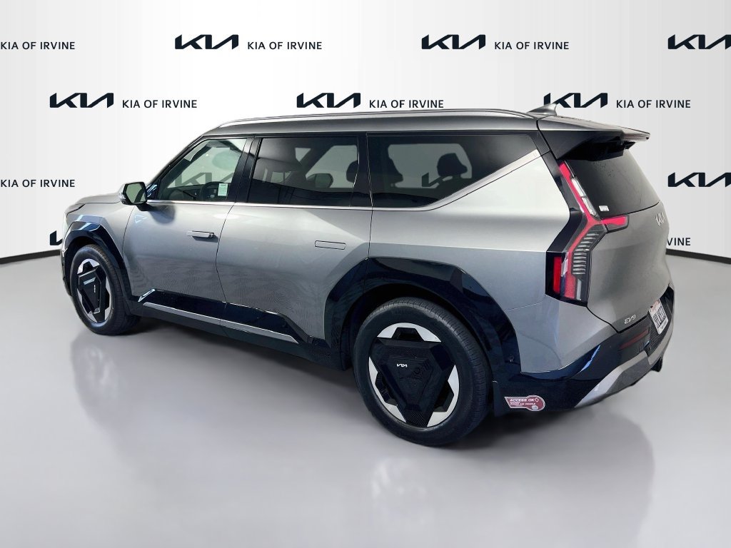 Certified 2024 Kia EV9 Land w/ Towing Package AWD/4WD image 6