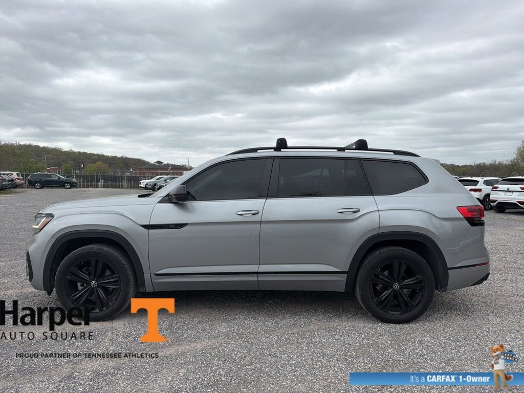 Used 2023 Volkswagen Atlas SEL R-Line image 2