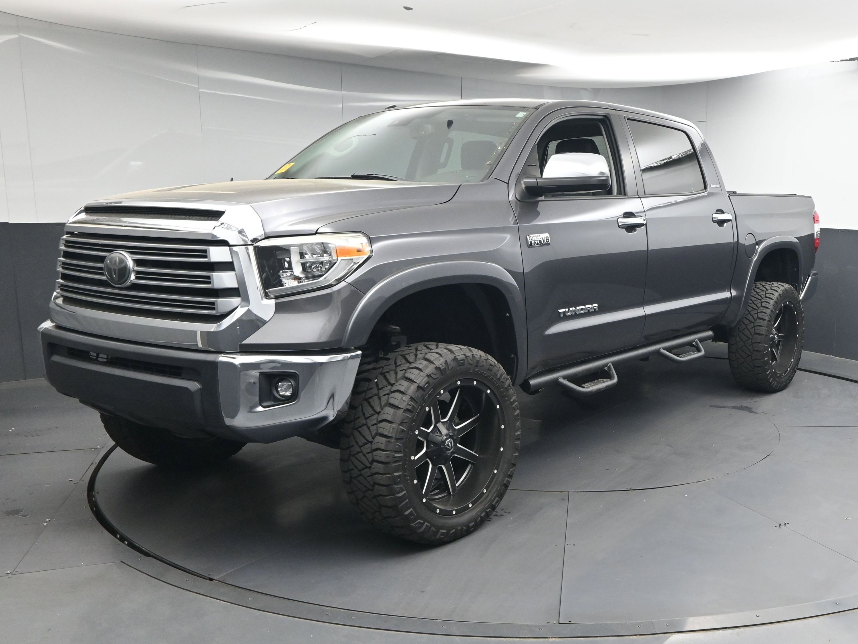 Used 2018 Toyota Tundra Limited AWD/4WD image 1