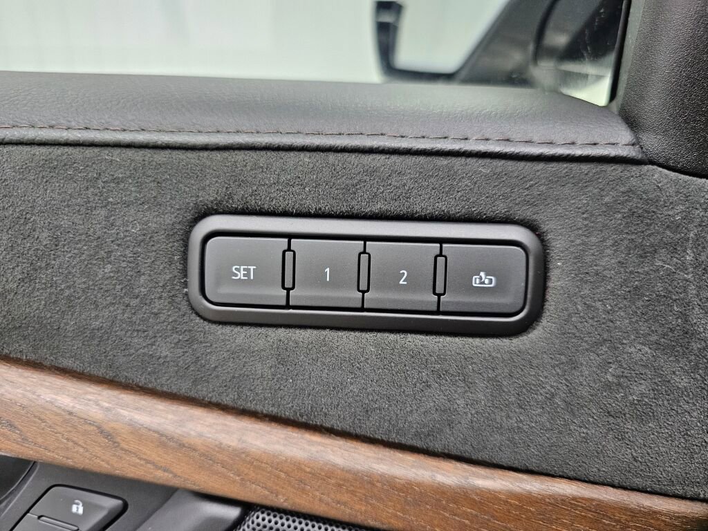 Used 2019 Cadillac Escalade Luxury AWD/4WD image 37