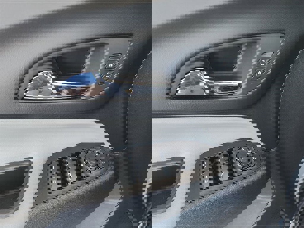 Certified 2023 Chevrolet Equinox LS w/ Sport Edition image 23