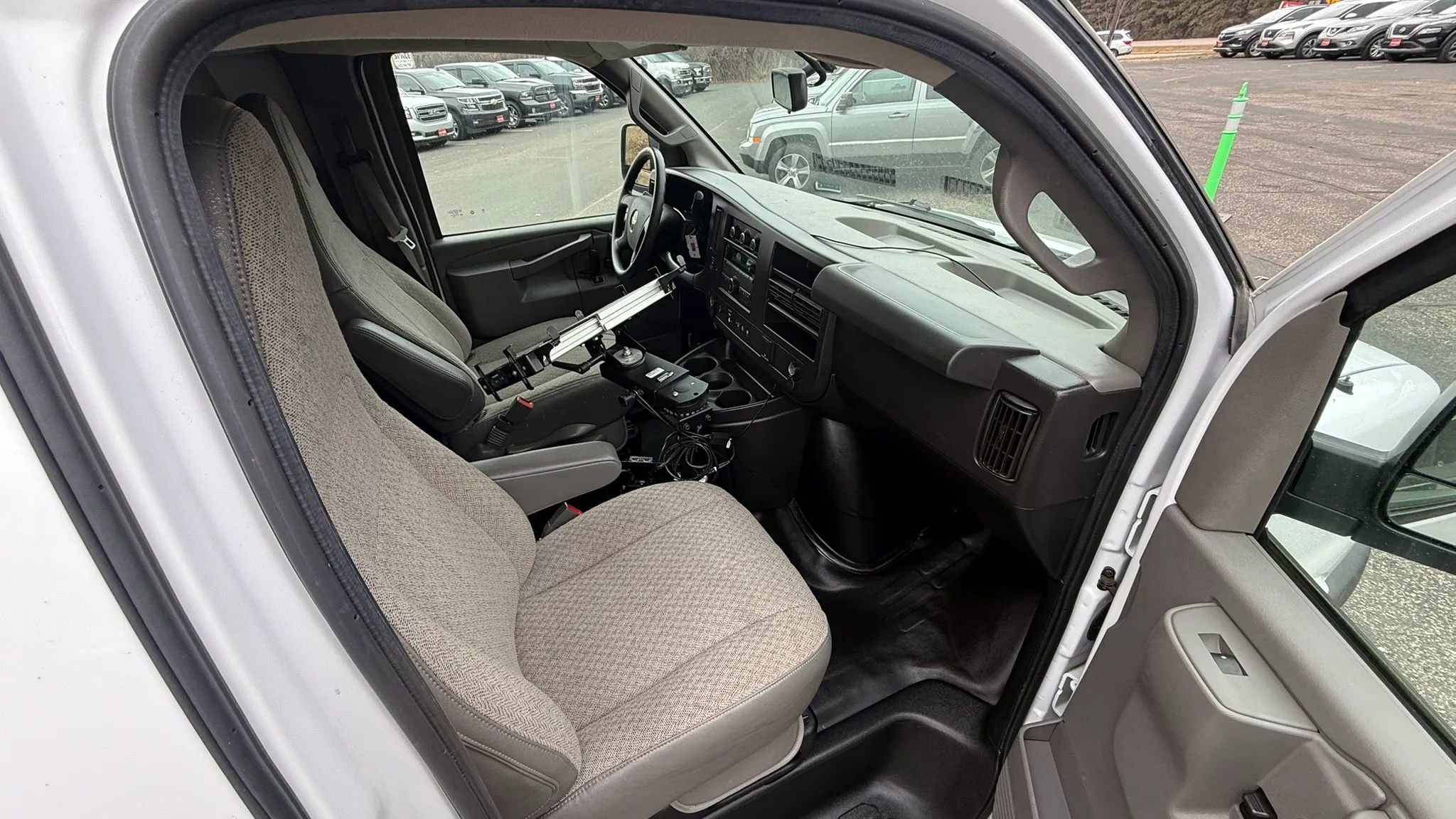 Used 2021 Chevrolet Express 2500 image 45