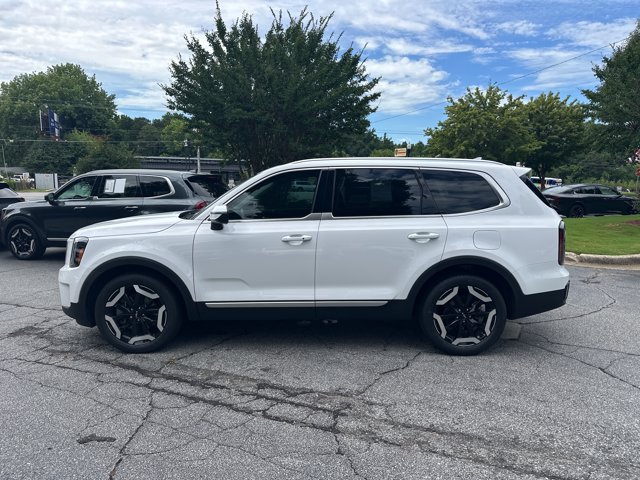 Certified 2024 Kia Telluride EX w/ EX Captain's Chair Package FWD image 9