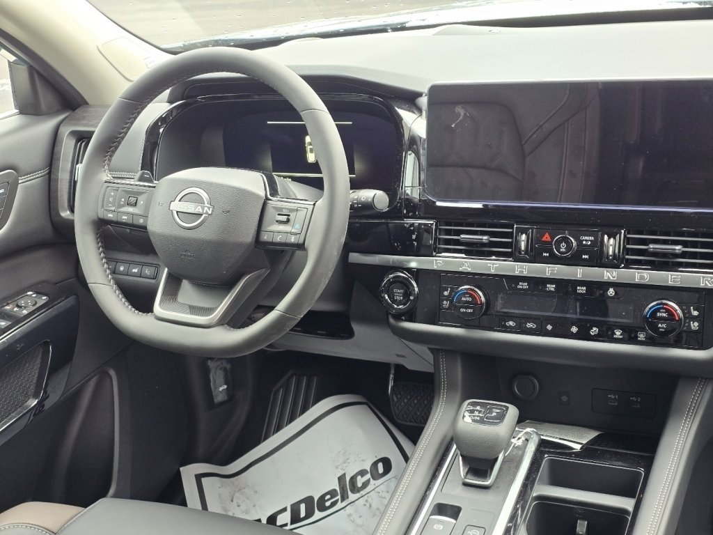New 2026 Nissan Pathfinder Platinum w/ Accent Package image 14