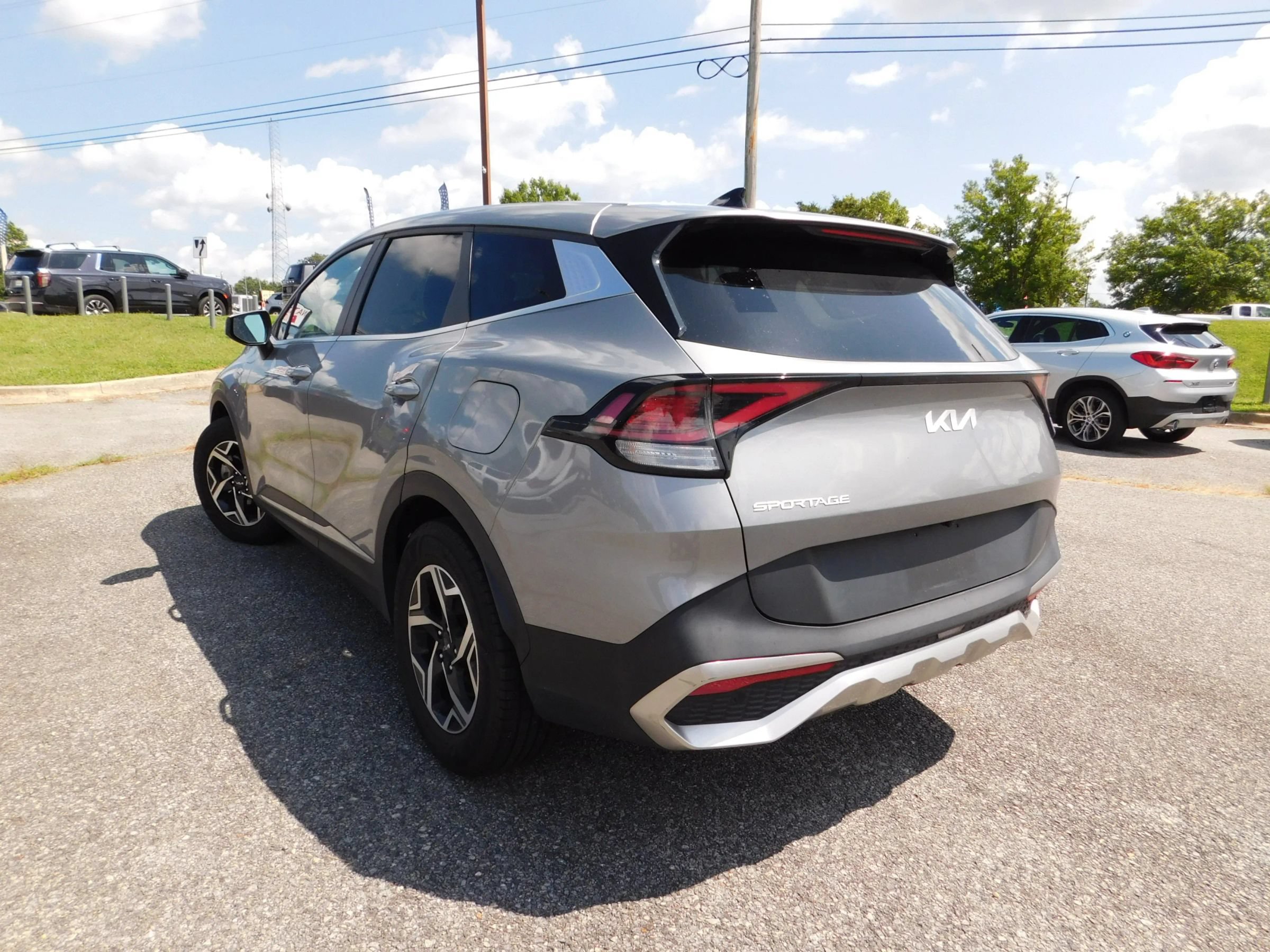 Used 2023 Kia Sportage LX FWD image 6