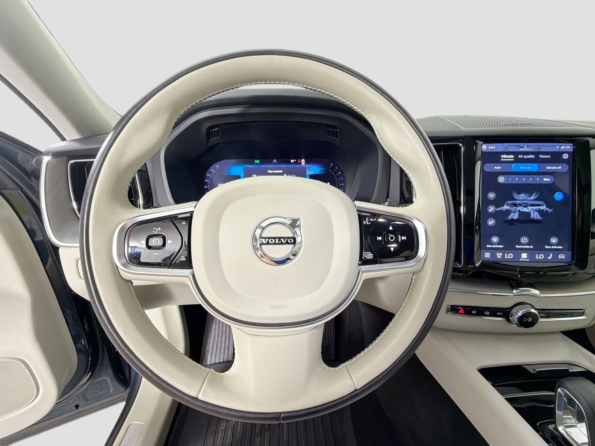Certified 2023 Volvo XC60 B5 Plus w/ Climate Package FWD image 12