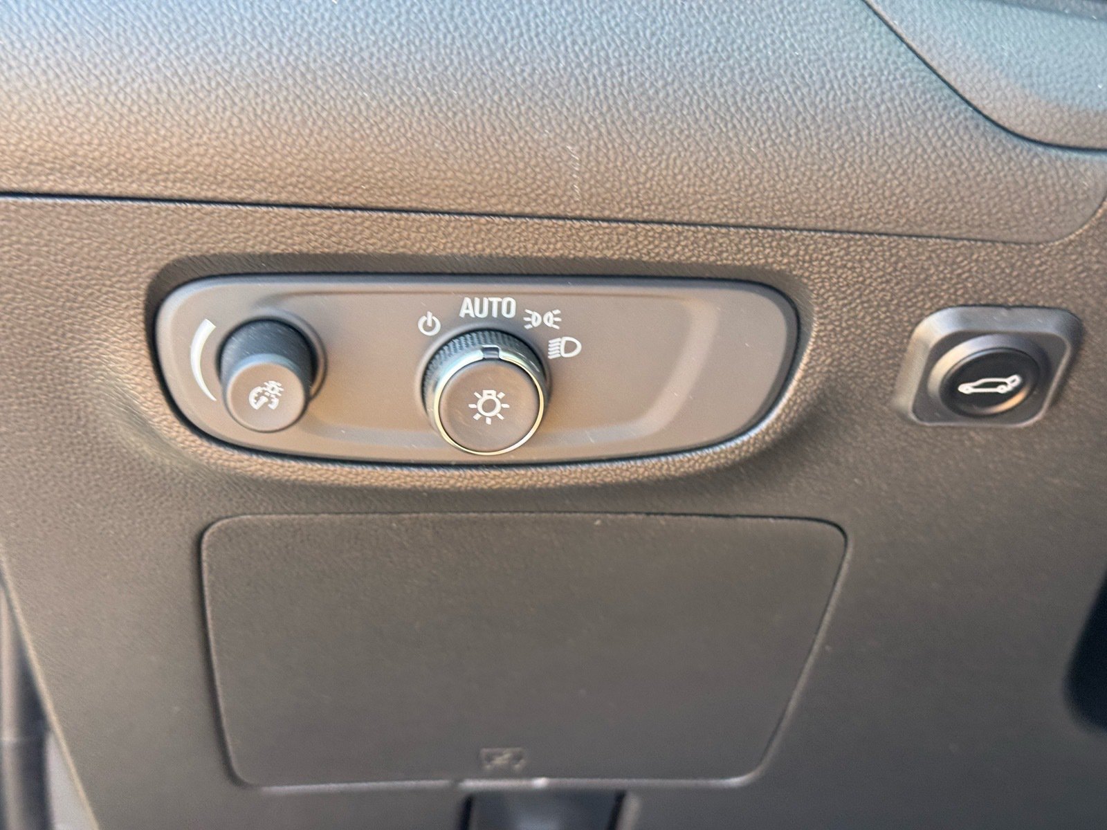 Used 2024 Buick Encore GX Sport Touring w/ Comfort Package FWD image 27