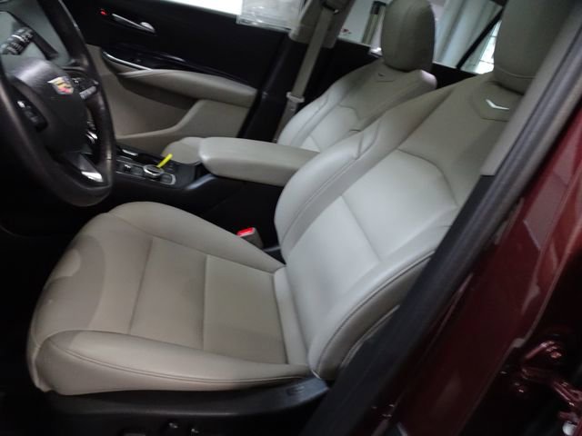 Certified 2023 Cadillac XT4 Luxury w/ Cold Weather Package image 2