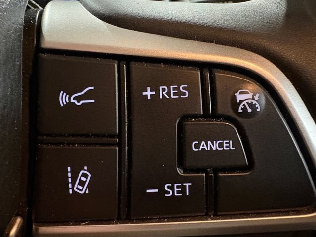 Certified 2024 Toyota Highlander XLE AWD/4WD image 16