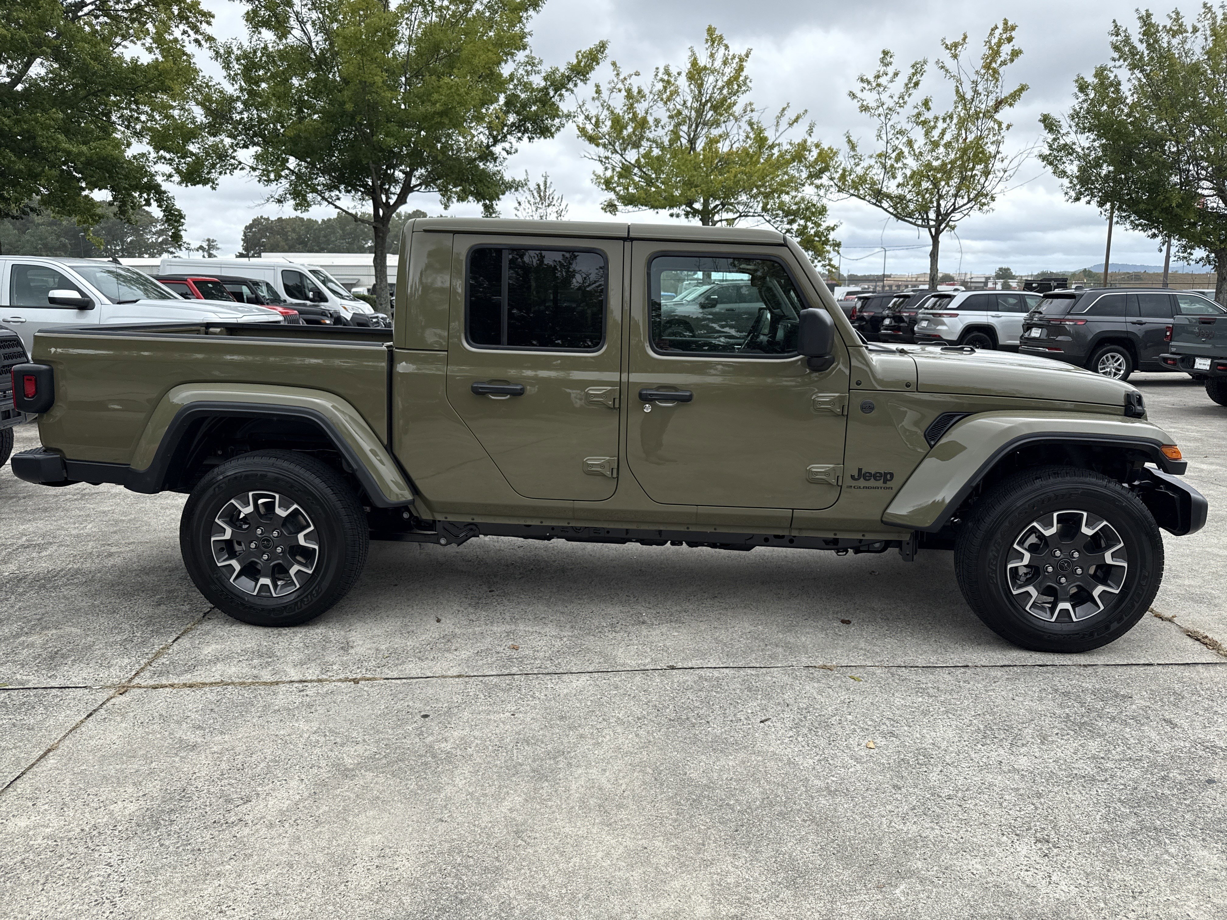 New 2025 Jeep Gladiator Sport w/ Premium Package image 8