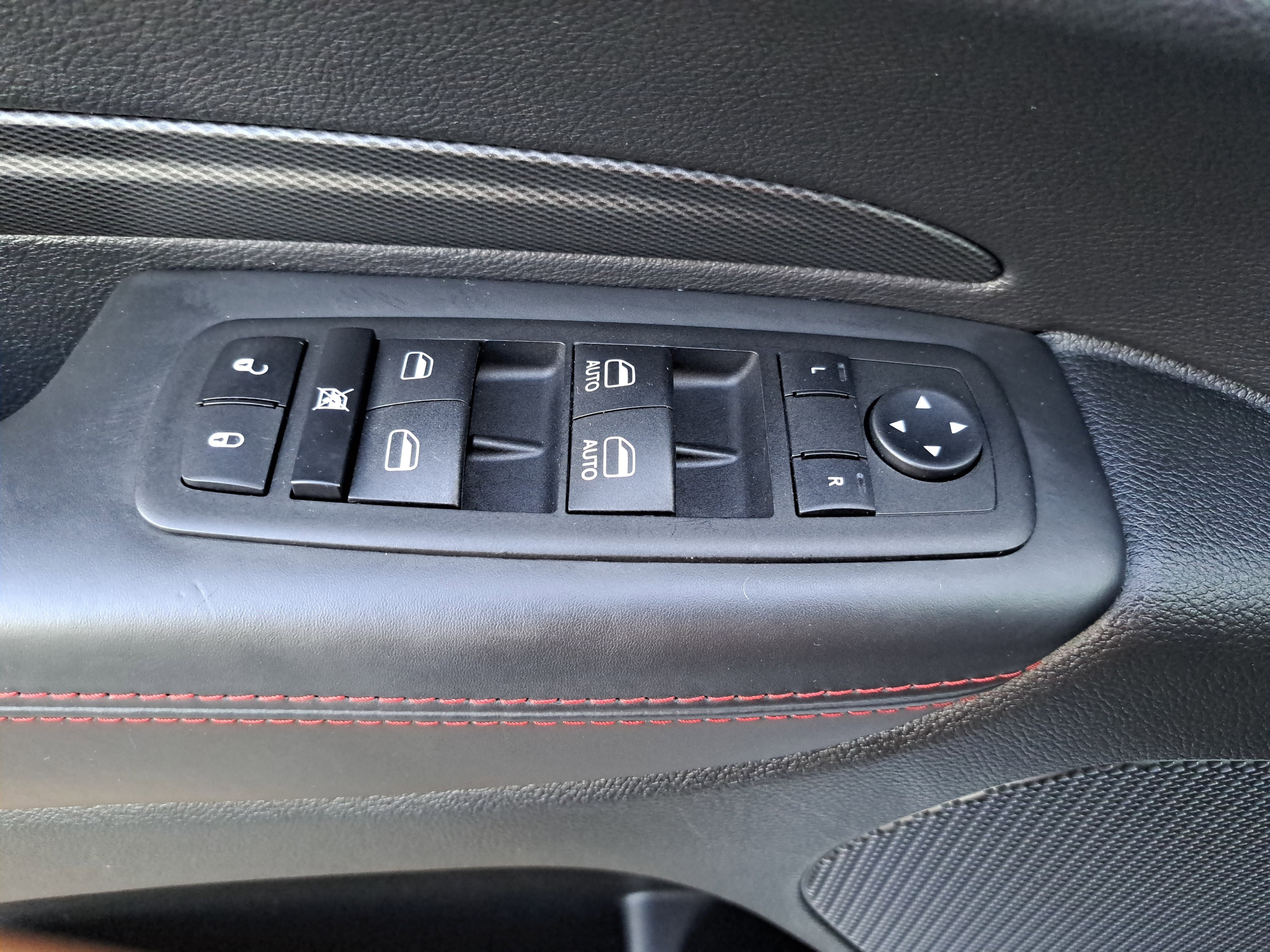 Used 2023 Dodge Durango R/T w/ Tow 'N Go Package AWD/4WD image 29