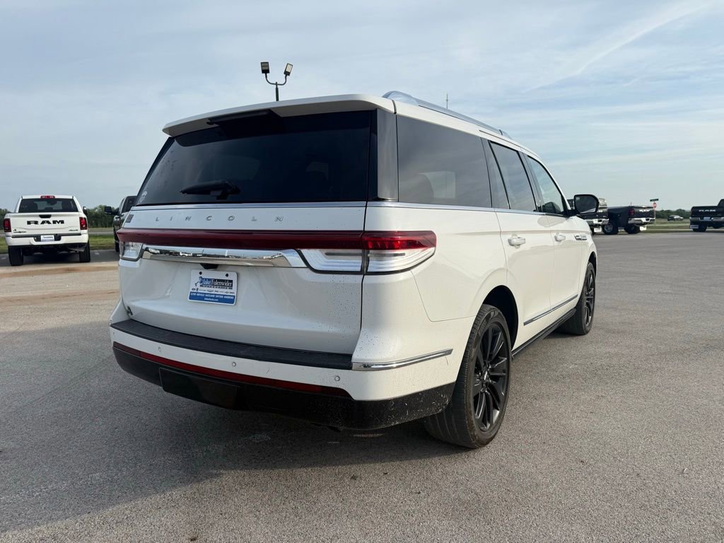 Used 2023 Lincoln Navigator Reserve AWD/4WD image 5