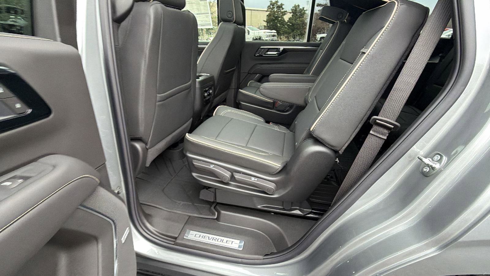 New 2026 Chevrolet Tahoe Premier w/ Sun And Tow Package AWD/4WD image 17