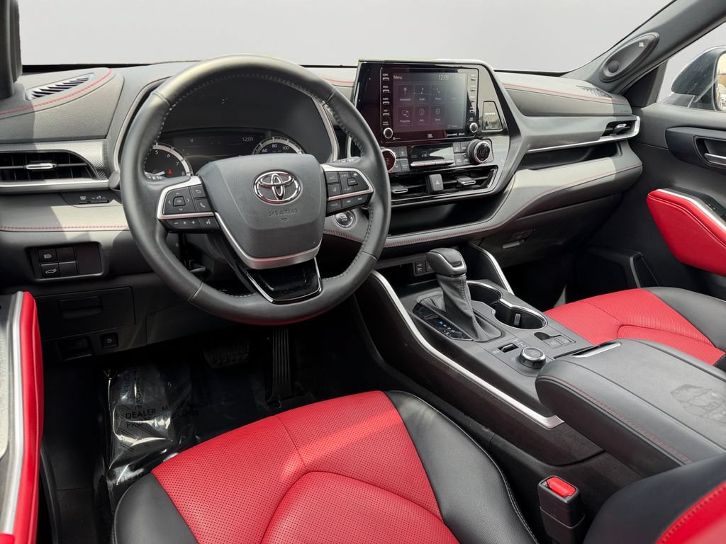 Used 2022 Toyota Highlander XSE AWD/4WD image 13