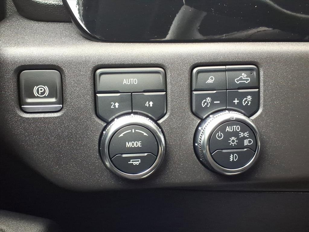 Certified 2025 GMC Sierra 1500 SLT image 30