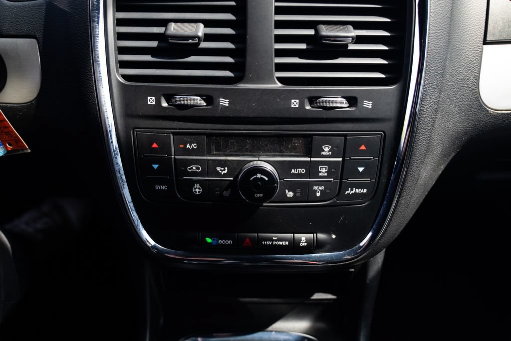 Used 2017 Dodge Grand Caravan GT FWD image 16