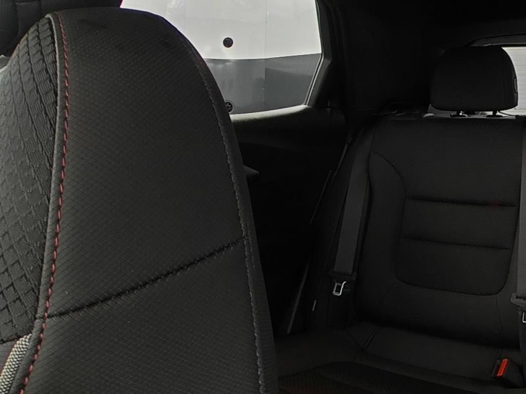 Used 2023 Chevrolet TrailBlazer RS w/ Sun and Liftgate Package FWD image 9