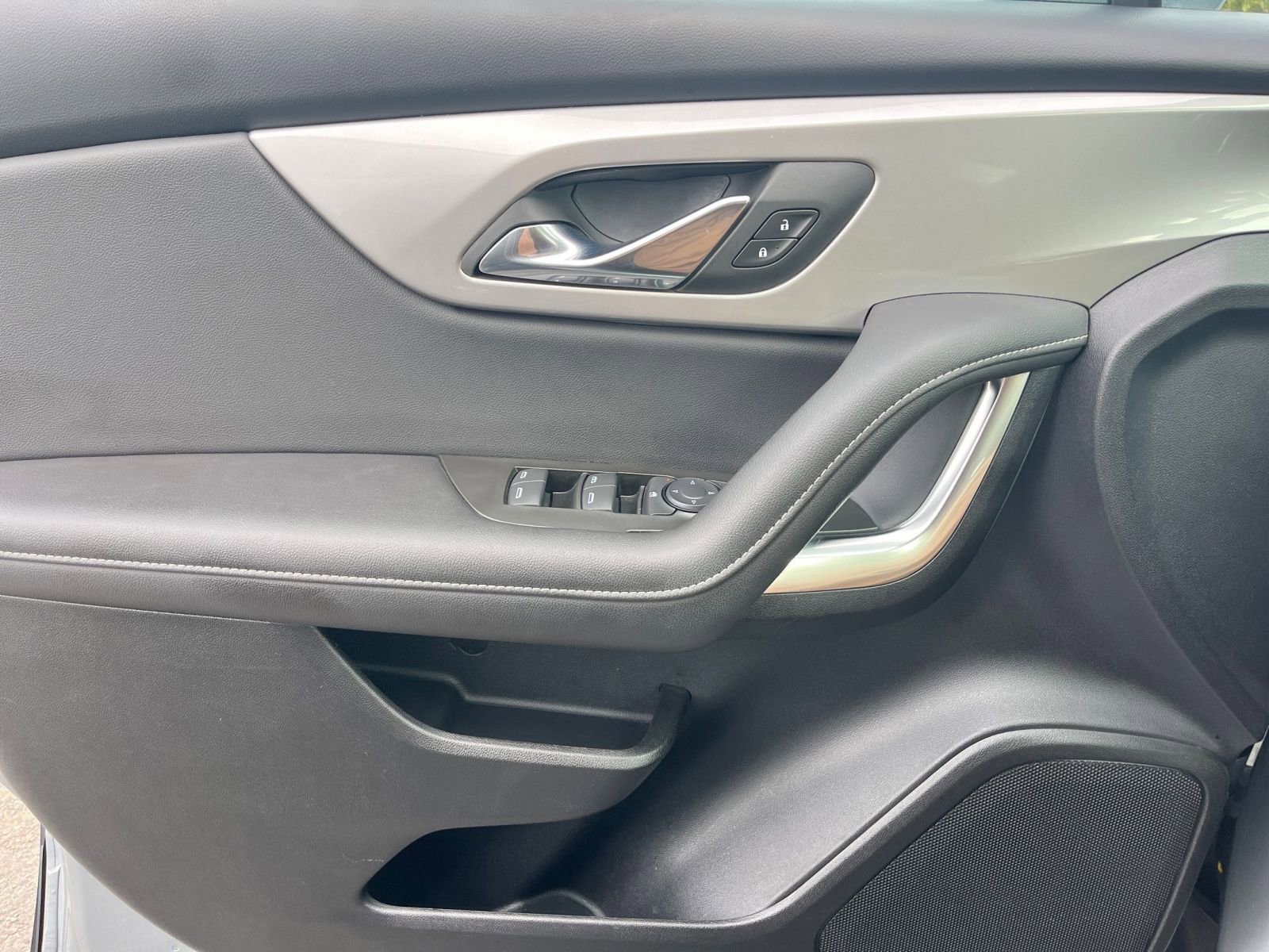 Used 2025 Chevrolet Blazer LT image 18