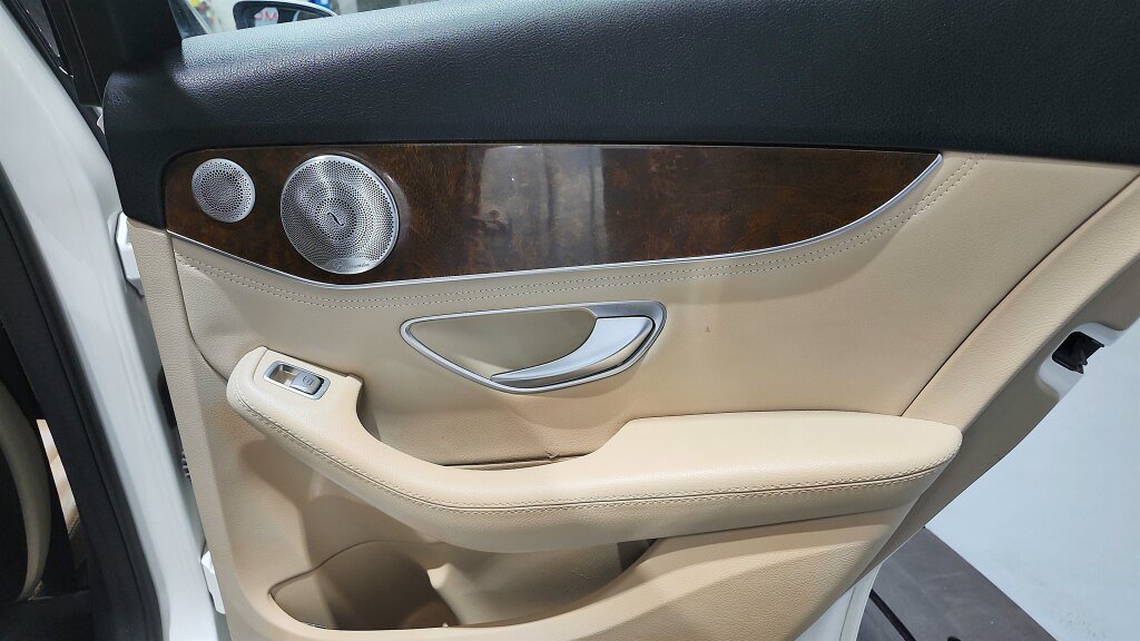 Used 2016 Mercedes-Benz C 300 4MATIC Sedan image 39