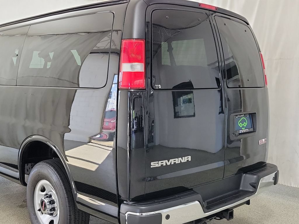 Certified 2025 GMC Savana 2500 LT w/ LT Preferred Equipment Group RWD image 6