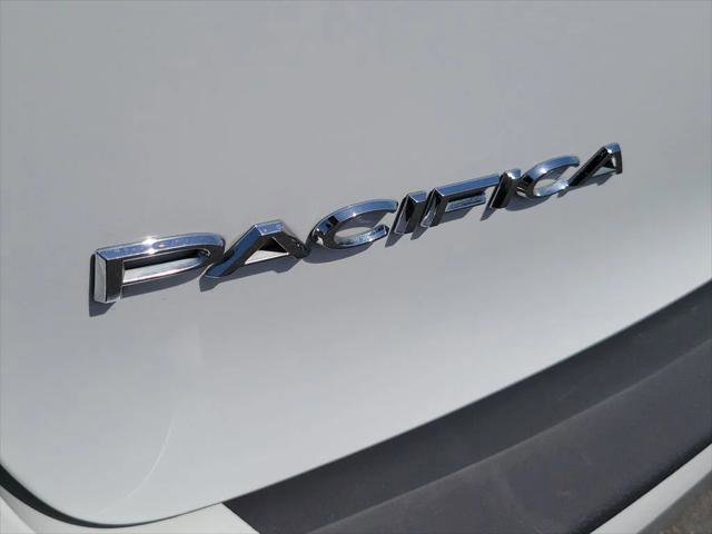 Certified 2024 Chrysler Pacifica Limited FWD image 25
