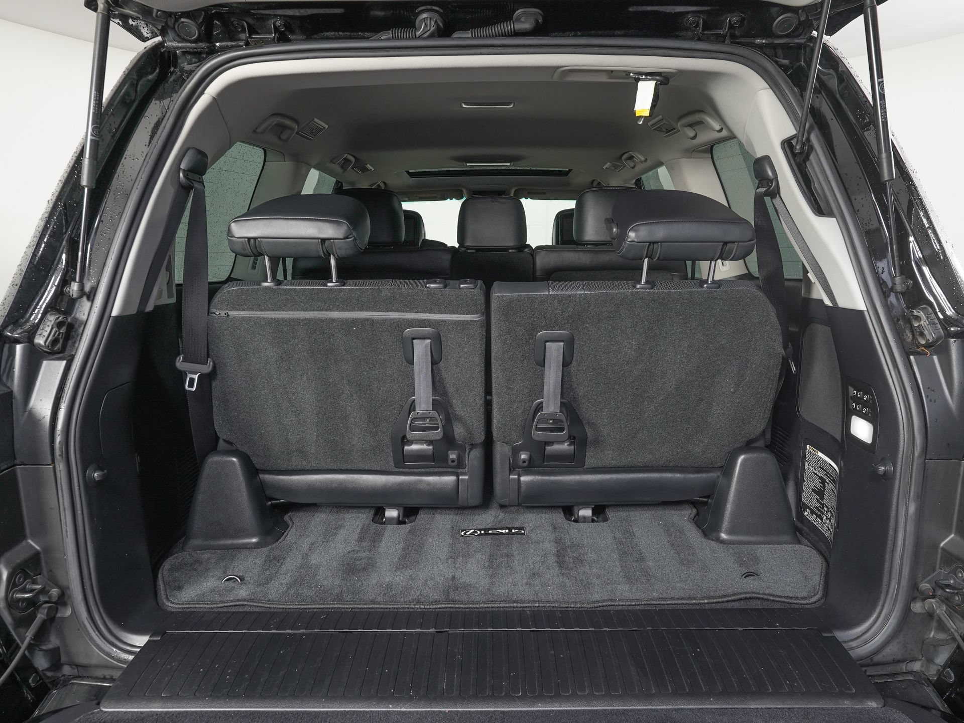Used 2016 Lexus LX 570 4WD w/ Luxury Package image 12