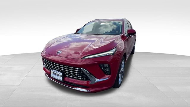 Certified 2025 Buick Envision Avenir image 2