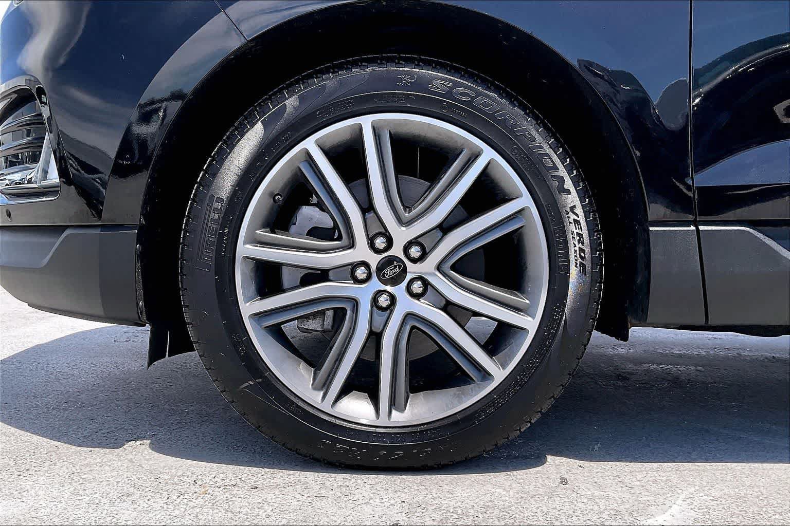 Used 2024 Ford Edge Titanium w/ Equipment Group 301A AWD/4WD image 8