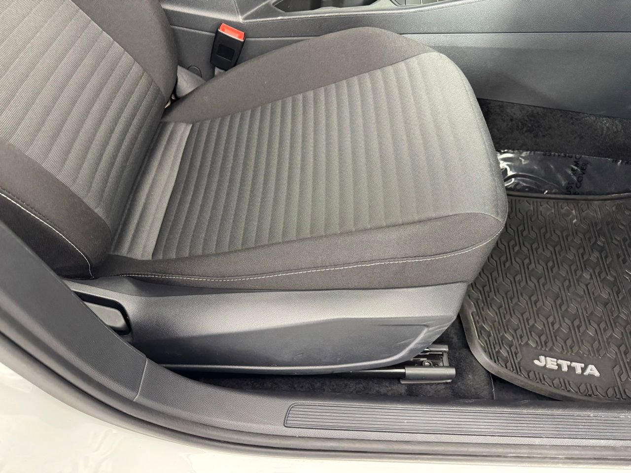 Used 2024 Volkswagen Jetta S image 29