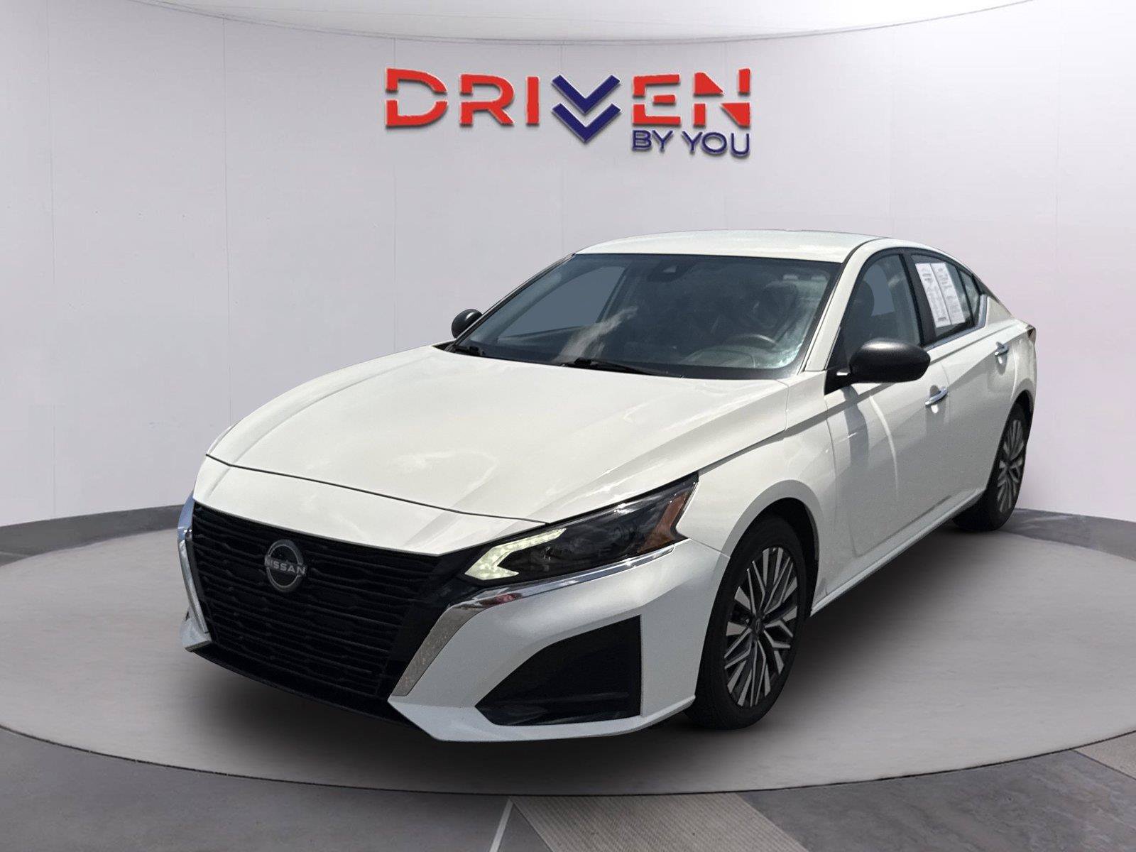 Used 2025 Nissan Altima 2.5 SV FWD image 8